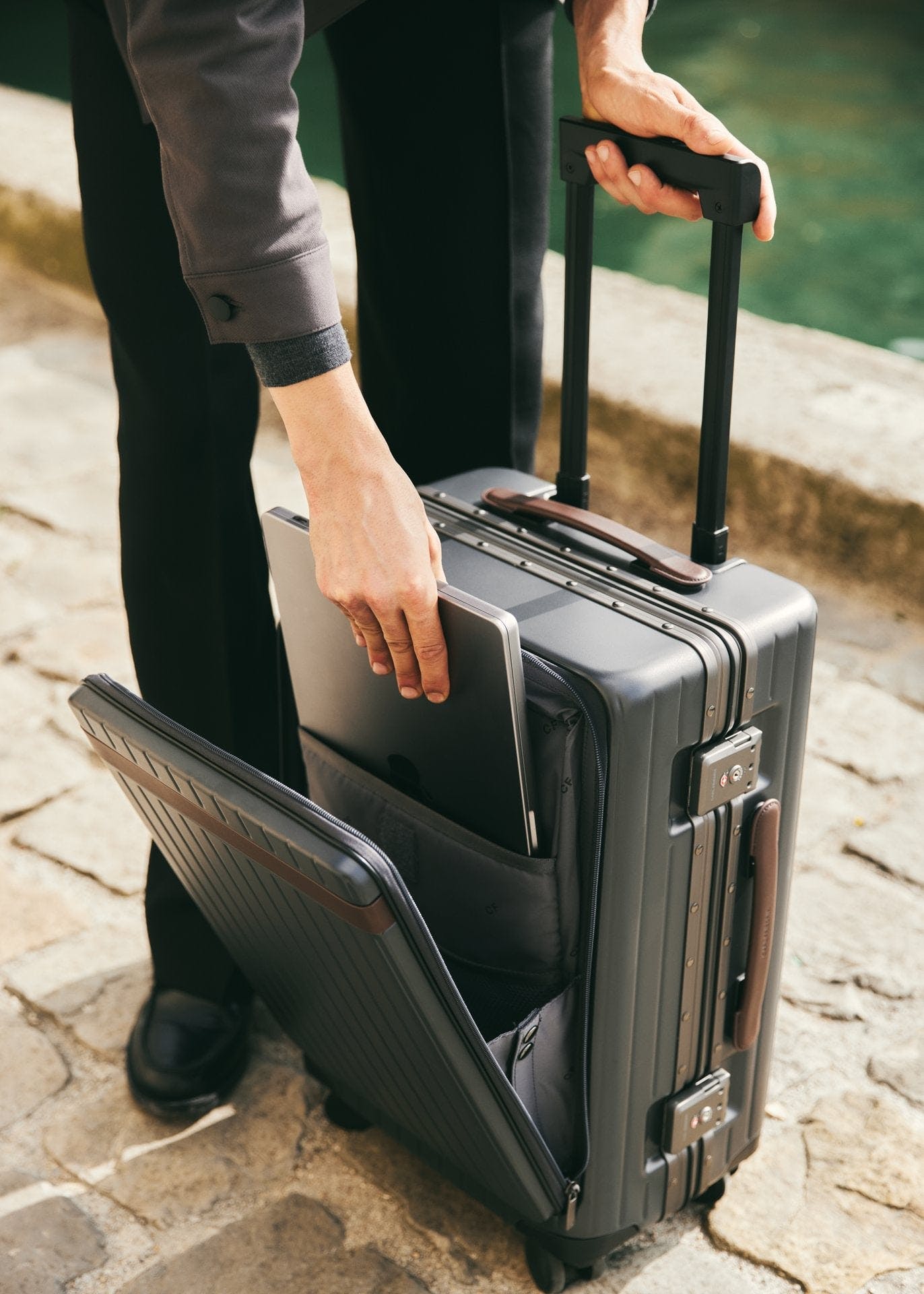 The Carry-on X - Discontinued Hard-shell suitcase with front pocket