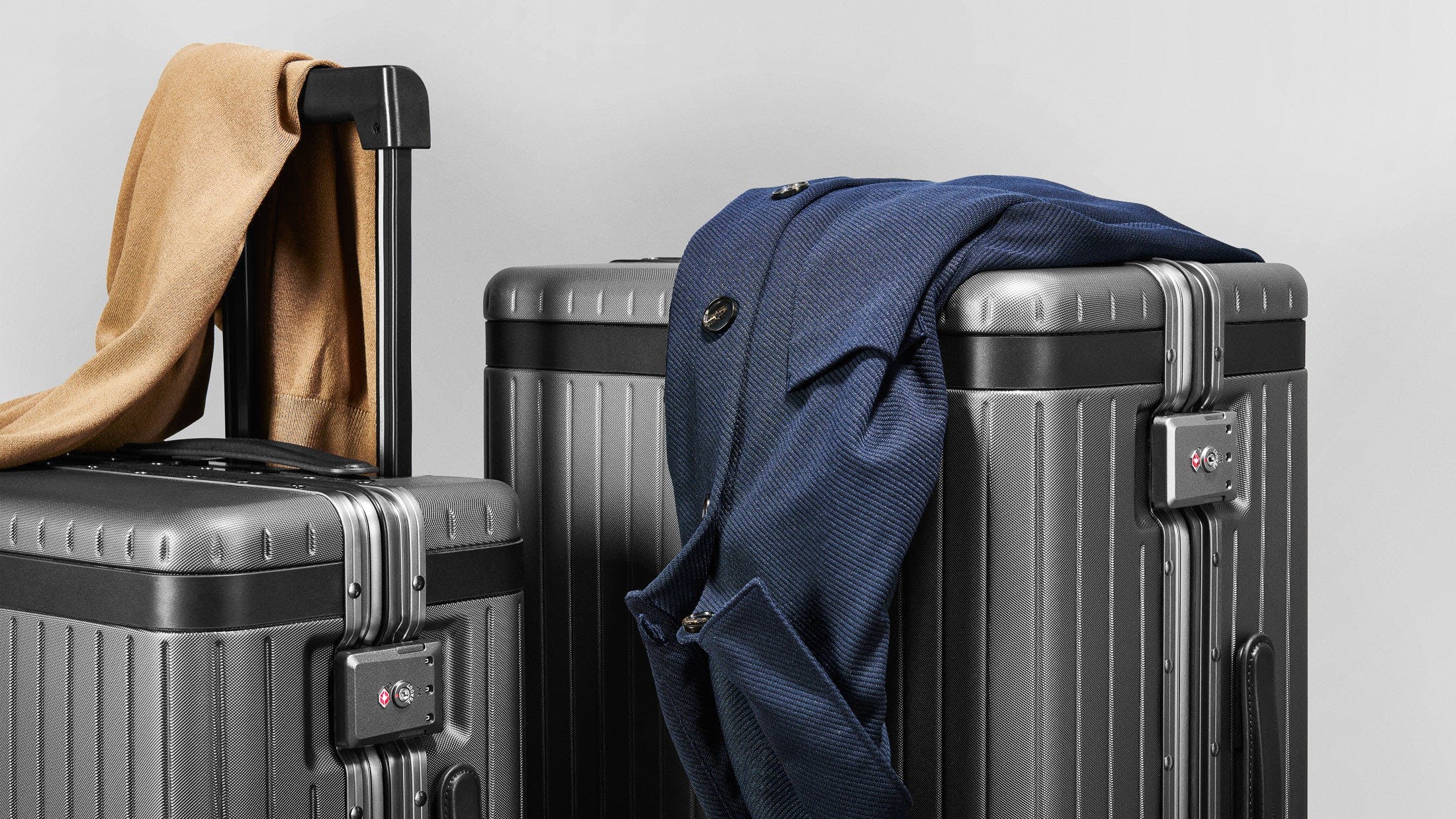 The Check-in - Discontinued Hard-shell check-in suitcase