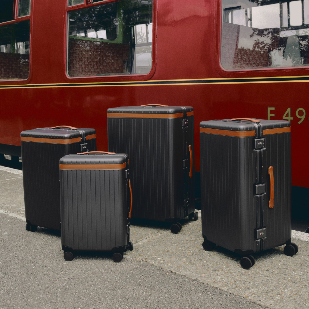 The Luggage Set Hard-shell luggage set